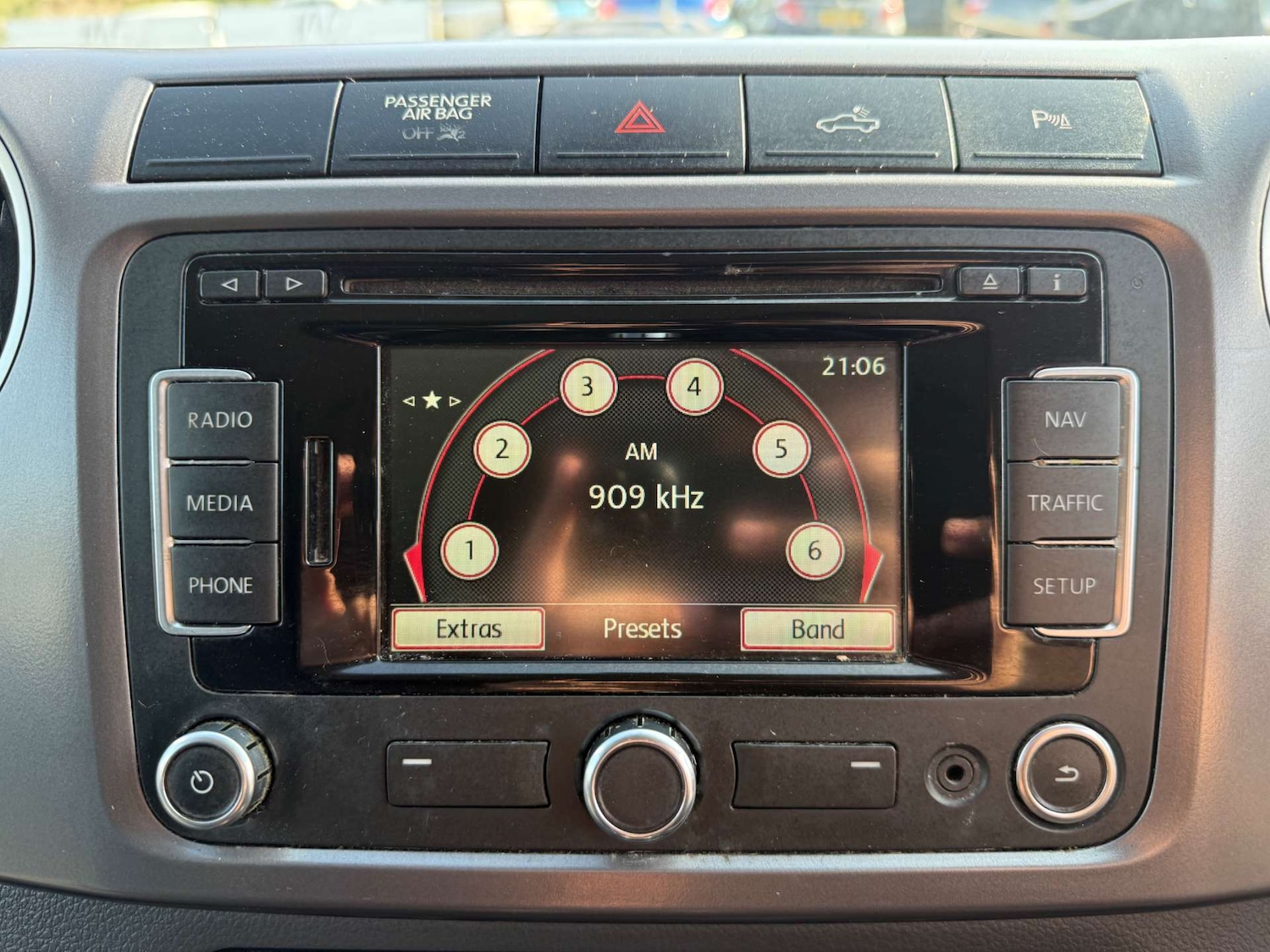 Used Volkswagen Amarok 2015 for sale - 77975405: Photo 45