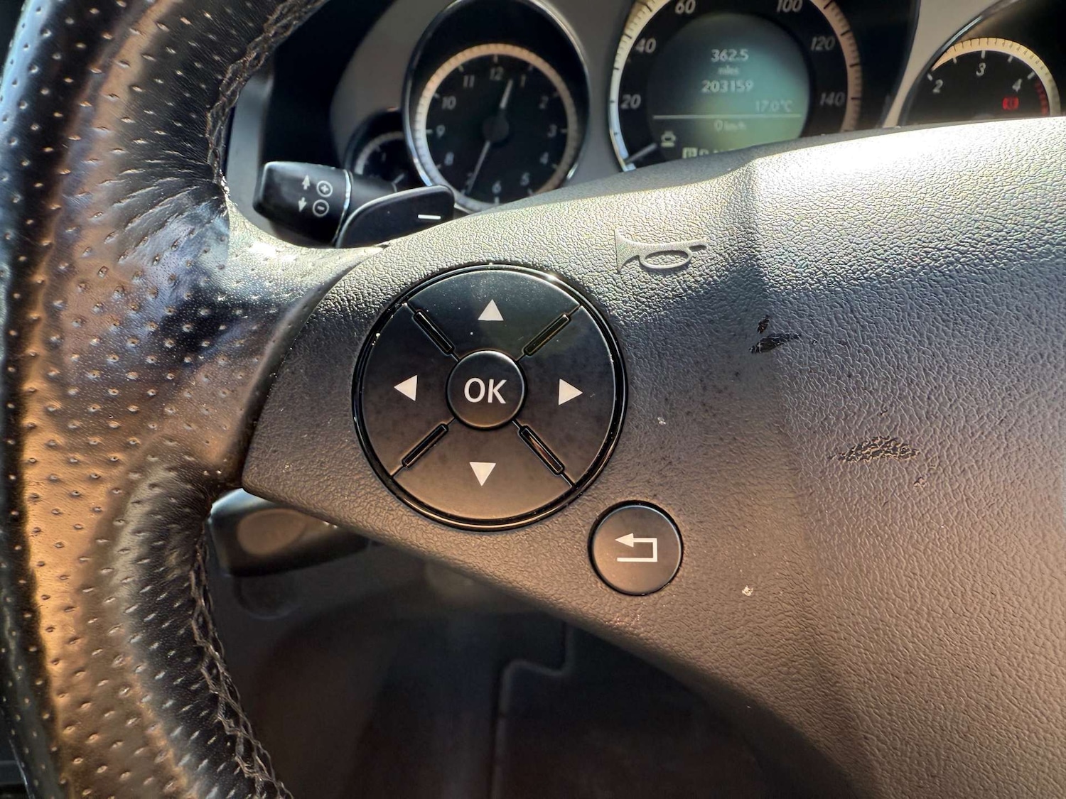 Used Mercedes-Benz E Class 2010 for sale - 76601231: Photo 30