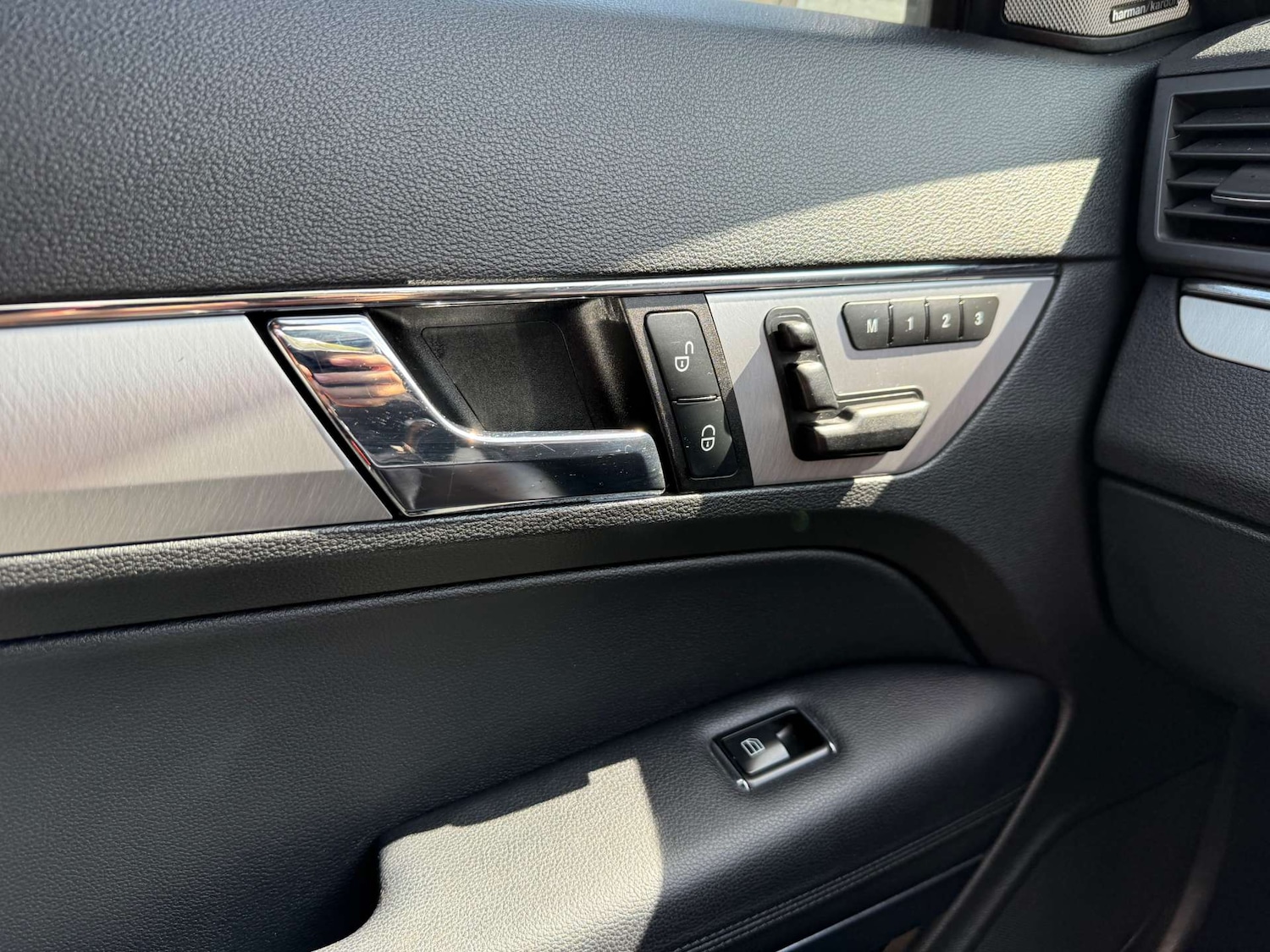 Used Mercedes-Benz E Class 2010 for sale - 76601231: Photo 49