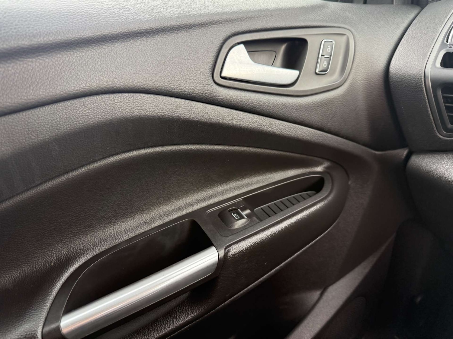 Used Ford Kuga 2015 for sale - 77902967: Photo 50