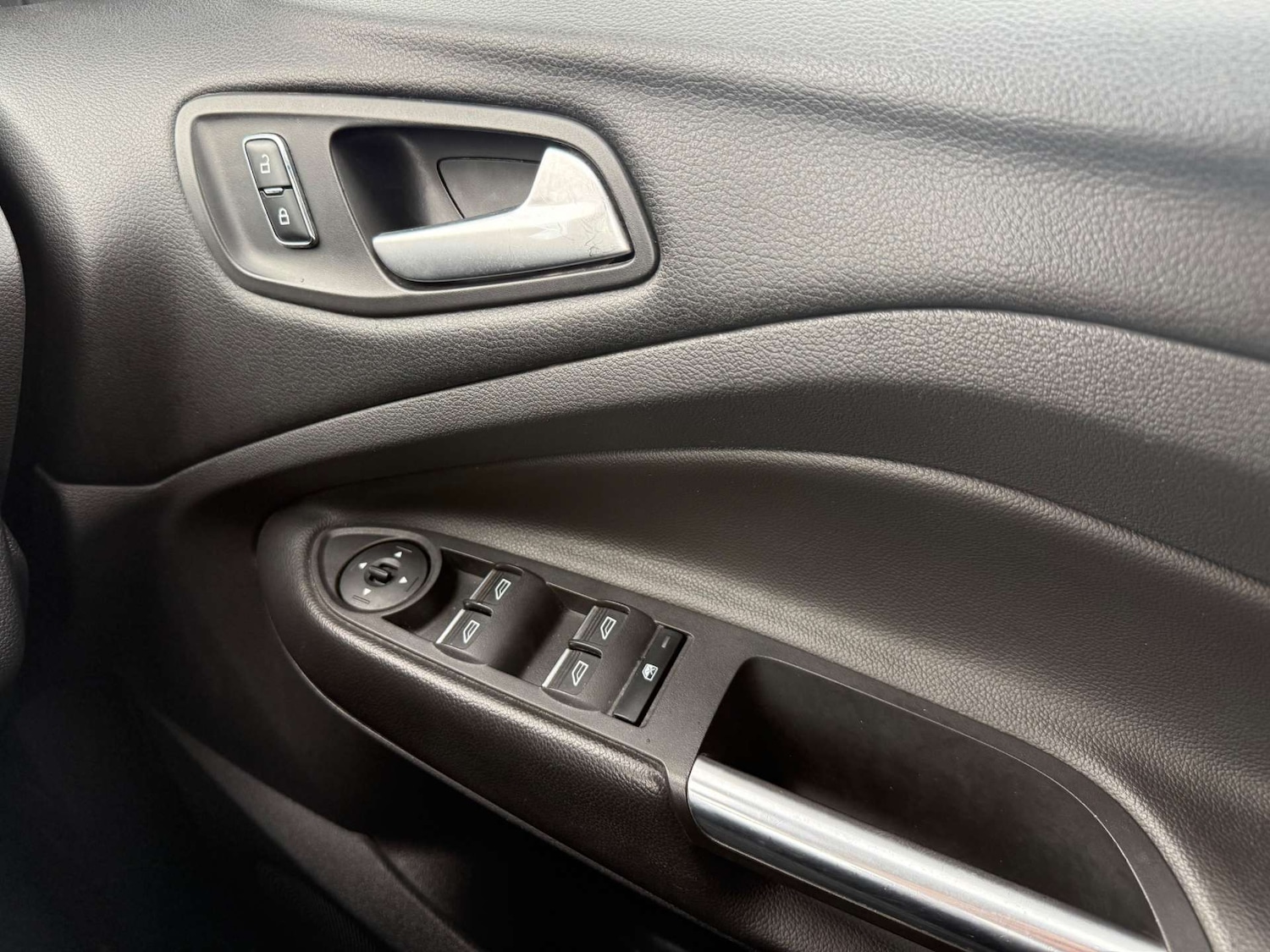 Used Ford Kuga 2015 for sale - 77902967: Photo 51