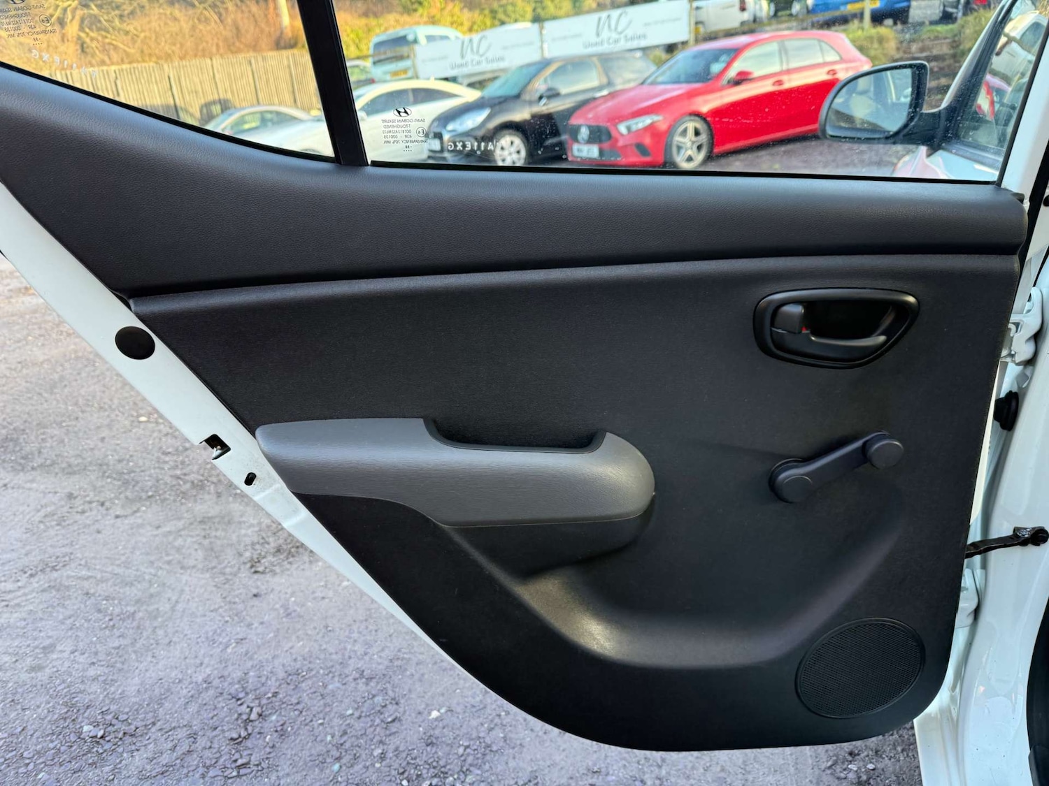 Used Hyundai i10 2011 for sale - 77160628: Photo 27