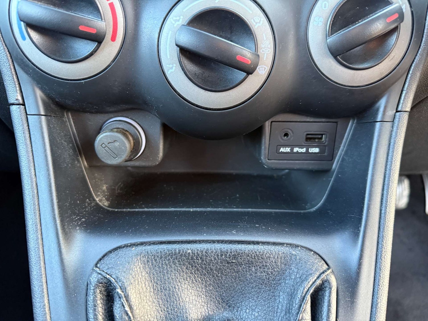 Used Hyundai i10 2011 for sale - 77160628: Photo 40