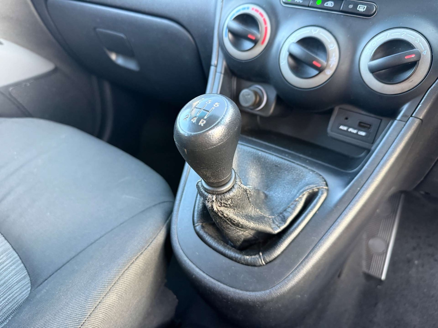 Used Hyundai i10 2011 for sale - 77160628: Photo 41