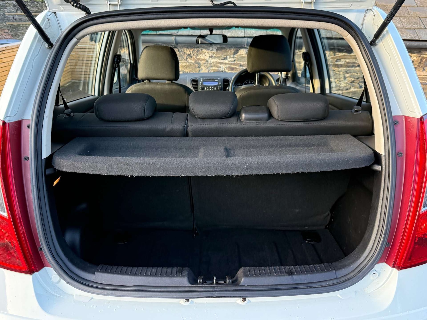 Used Hyundai i10 2011 for sale - 77160628: Photo 47