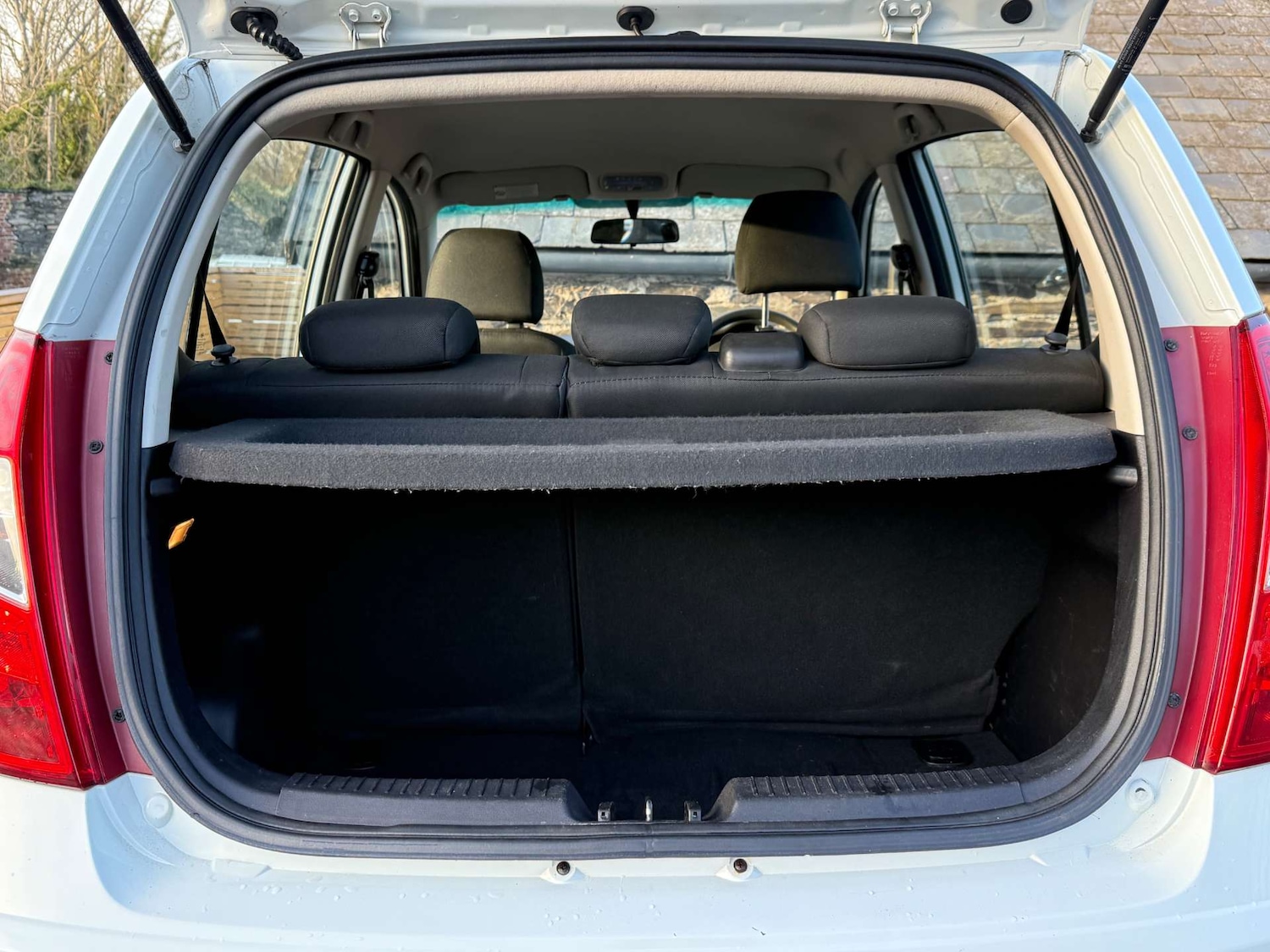 Used Hyundai i10 2011 for sale - 77160628: Photo 48