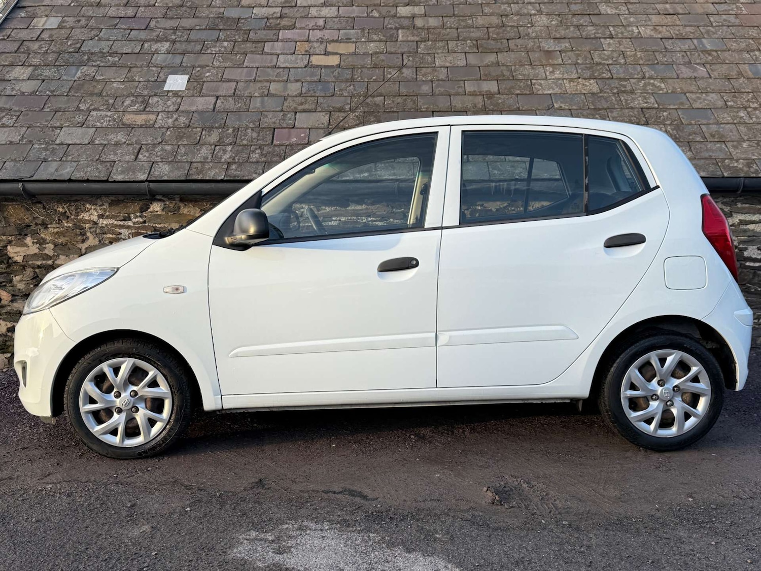 Used Hyundai i10 2011 for sale - 77160628: Photo 6