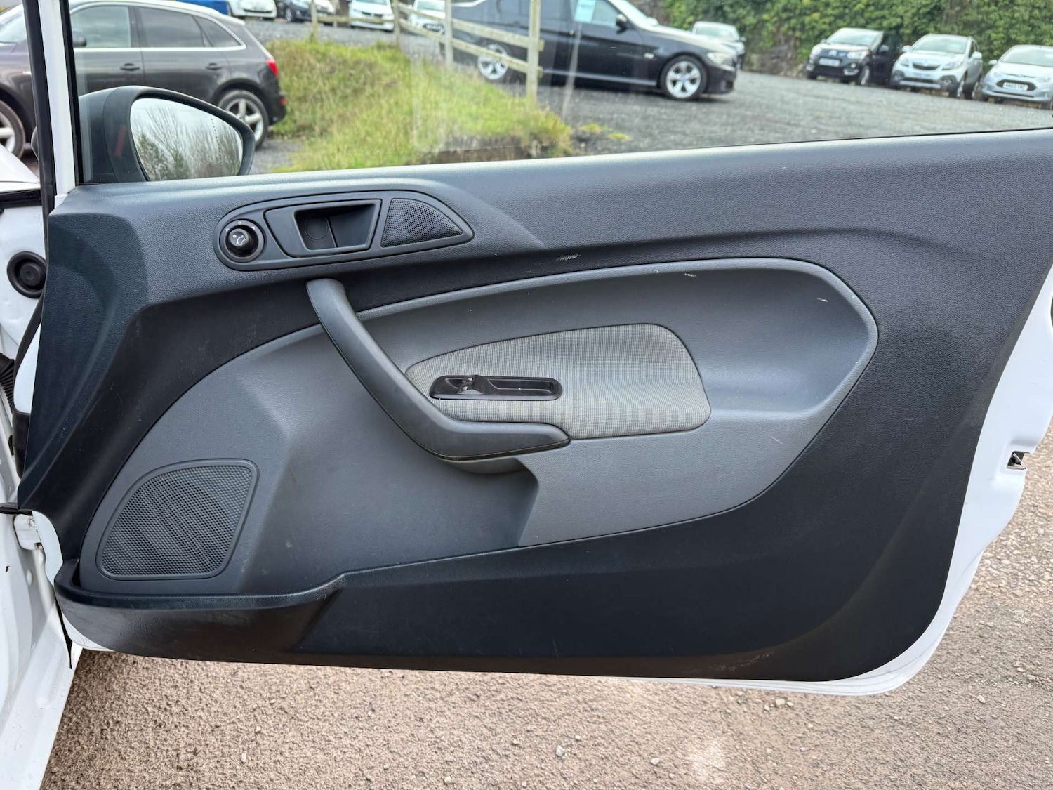 Used Ford Fiesta 2011 for sale - 77718969: Photo 15