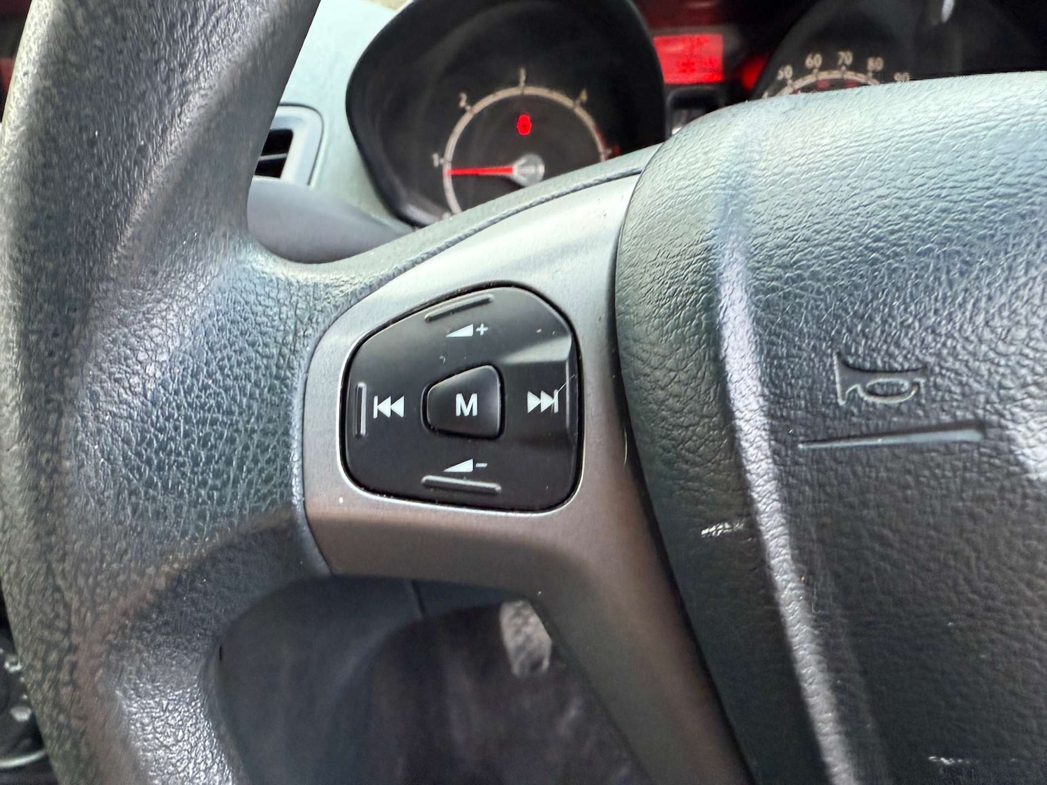 Used Ford Fiesta 2011 for sale - 77718969: Photo 22