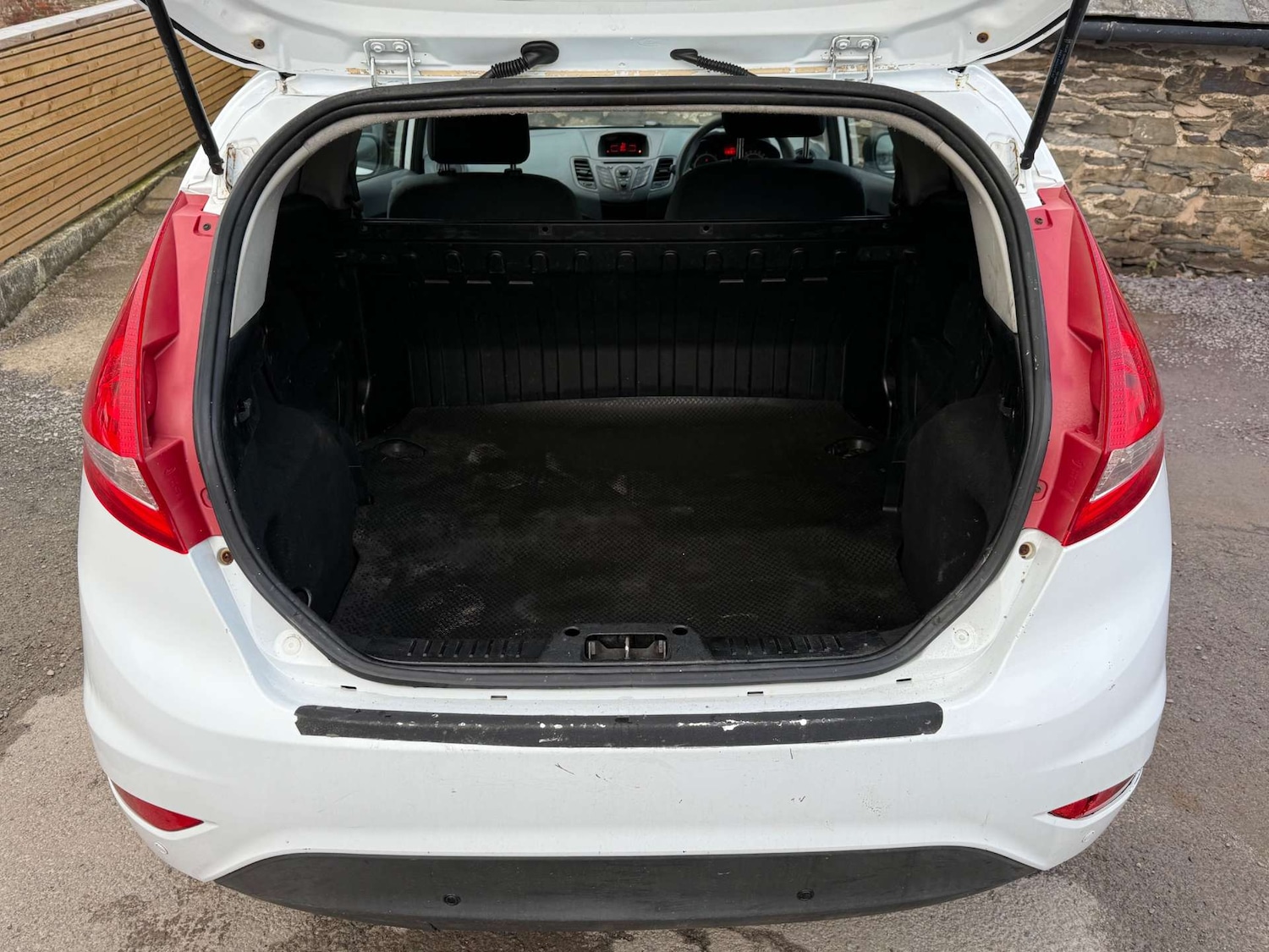 Used Ford Fiesta 2011 for sale - 77718969: Photo 39