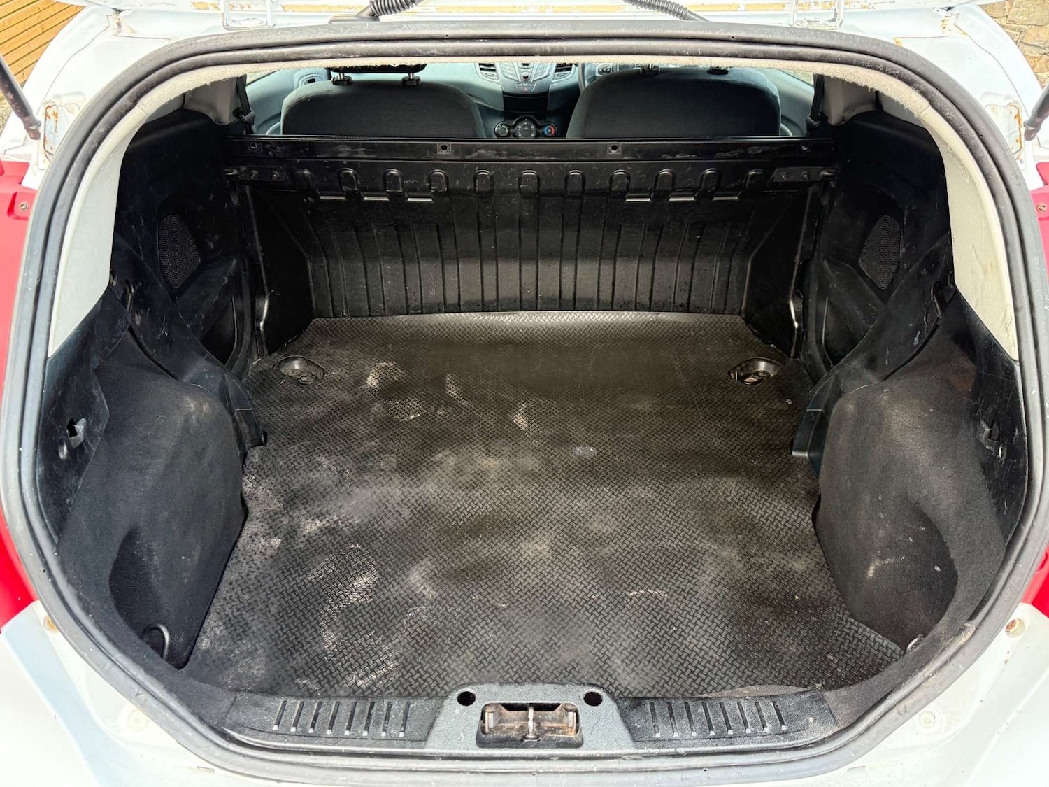 Used Ford Fiesta 2011 for sale - 77718969: Photo 41