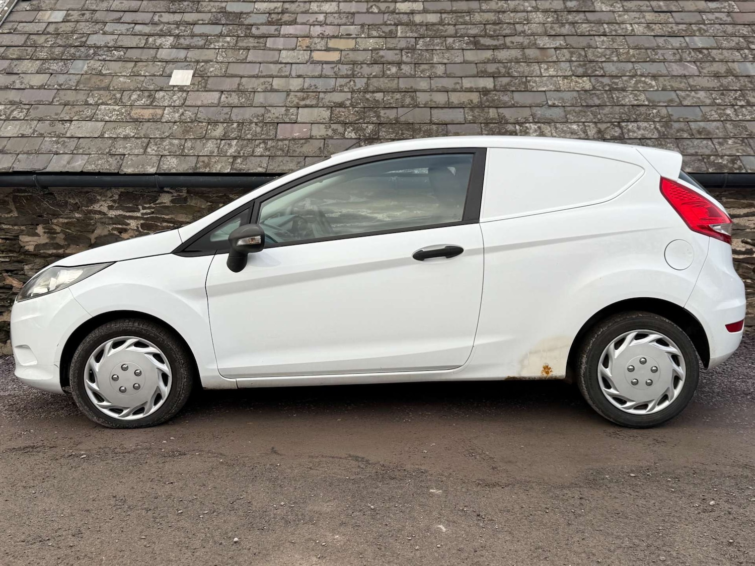 Used Ford Fiesta 2011 for sale - 77718969: Photo 6