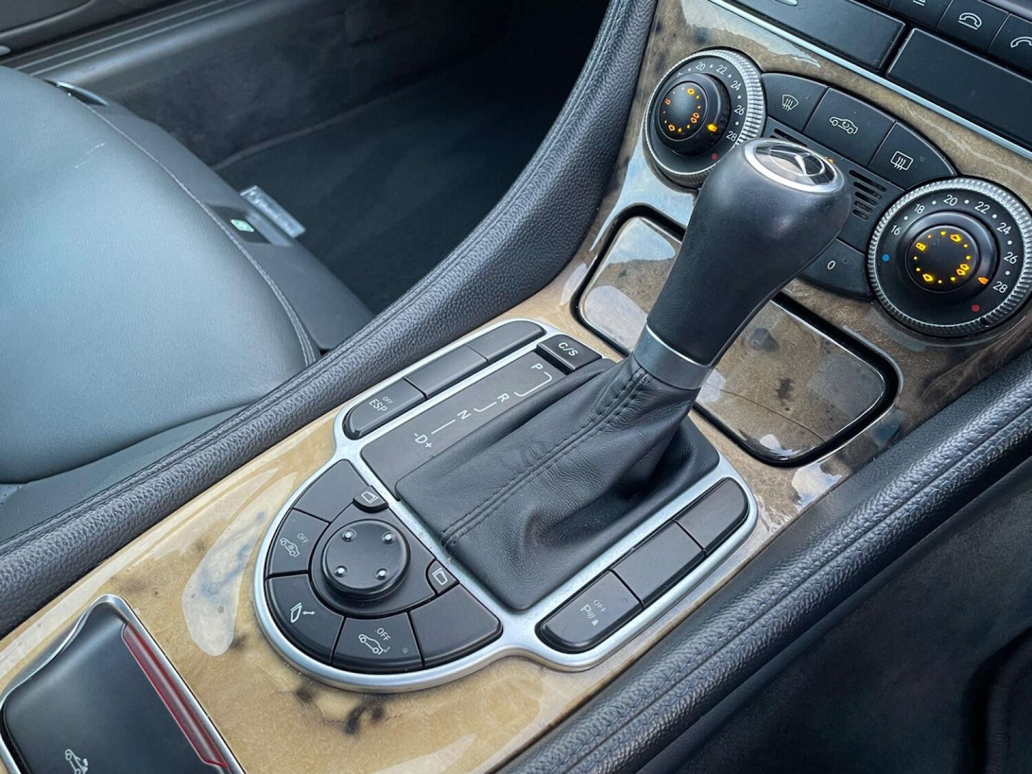 Used Mercedes-Benz SL 2004 for sale - 76625868: Photo 15