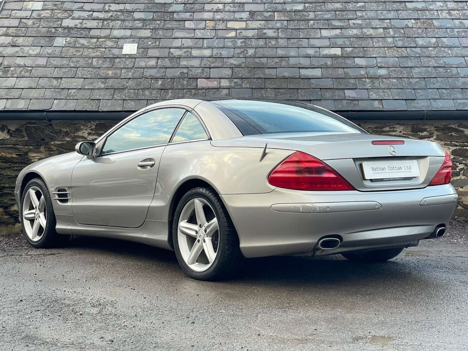 Used Mercedes-Benz SL 2004 for sale - 76625868: Photo 2