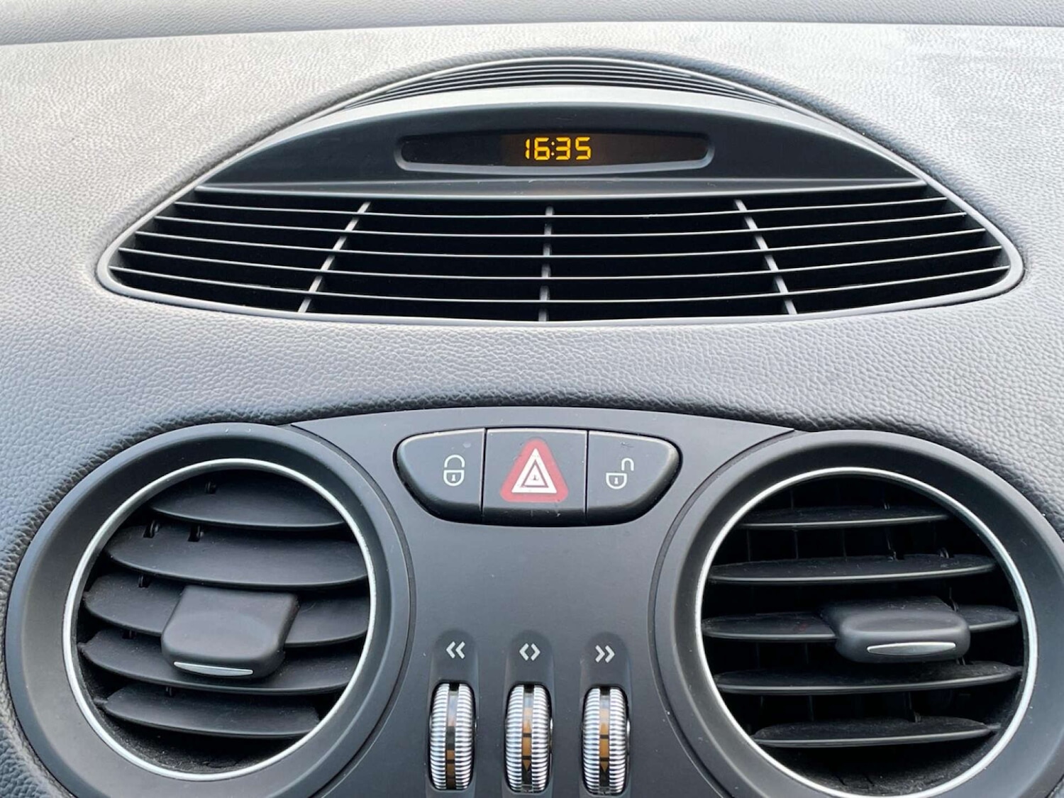 Used Mercedes-Benz SL 2004 for sale - 76625868: Photo 20