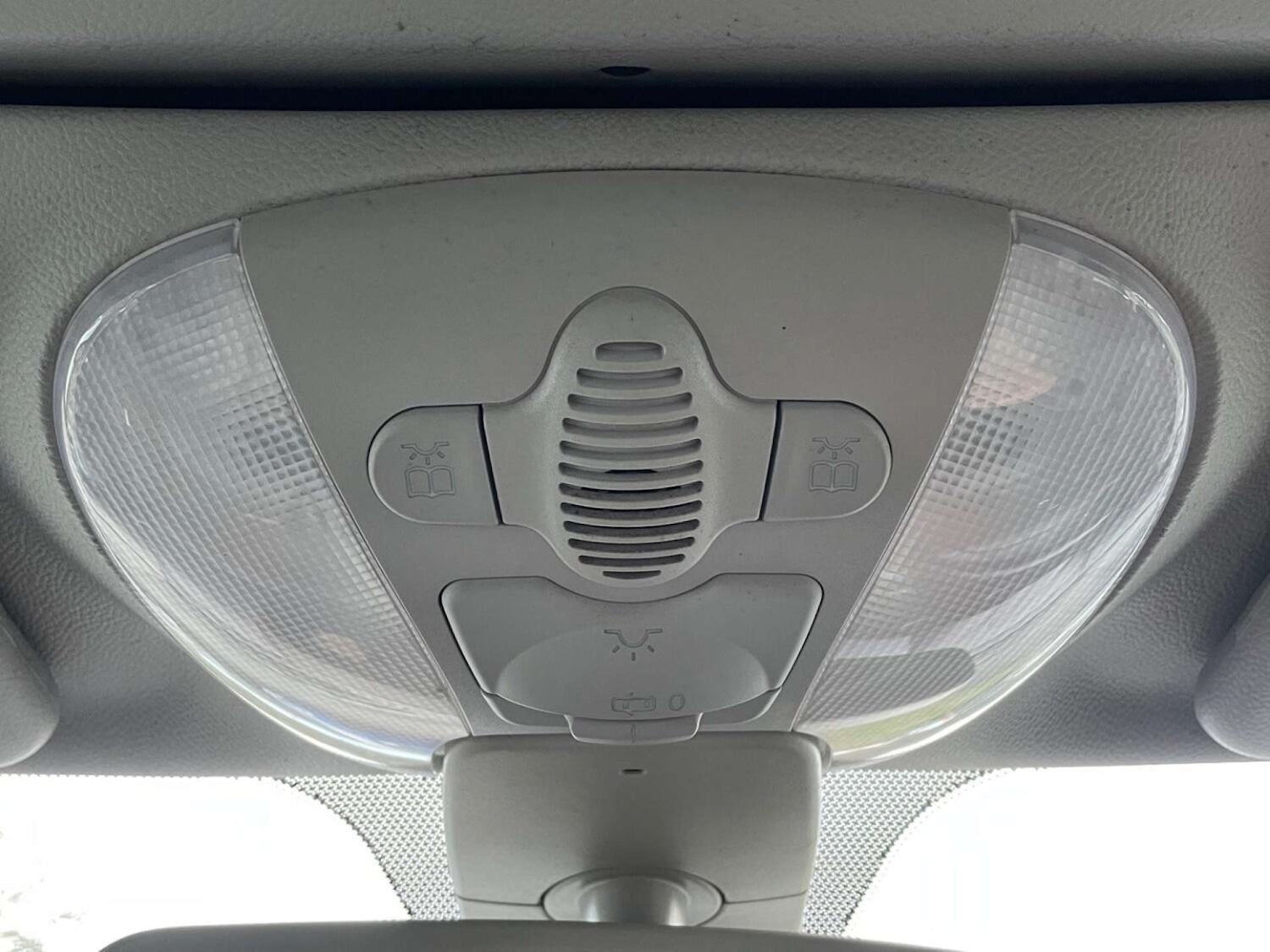 Used Mercedes-Benz SL 2004 for sale - 76625868: Photo 31