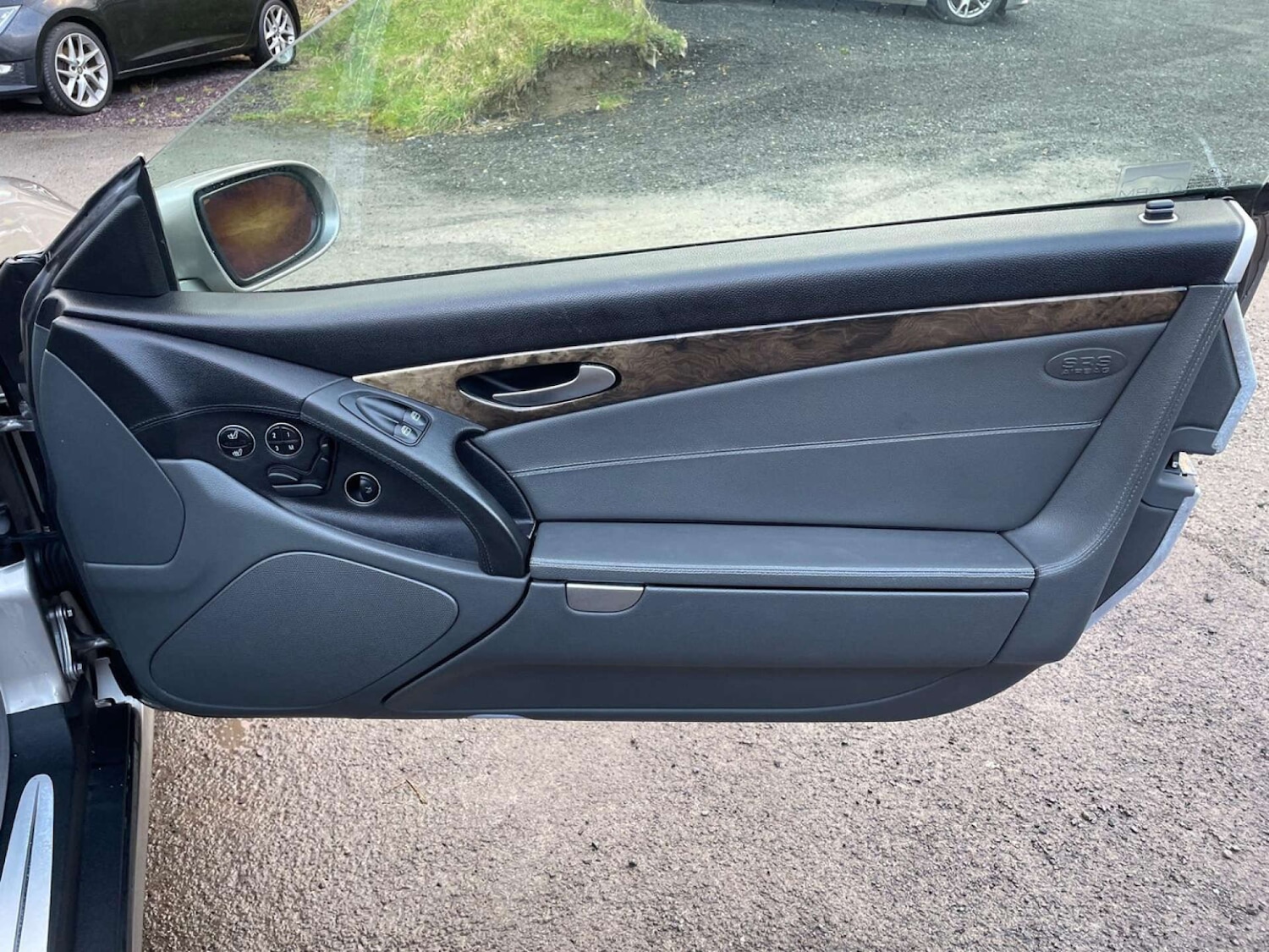 Used Mercedes-Benz SL 2004 for sale - 76625868: Photo 40