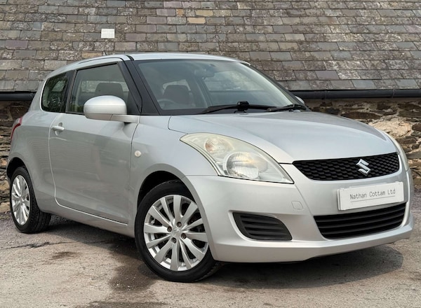 Used Suzuki Swift 2011 for sale - 75095130: Photo 1