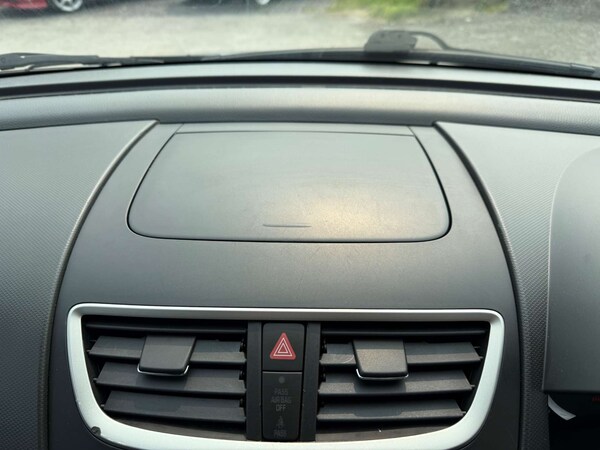 Used Suzuki Swift 2011 for sale - 75095130: Photo 40