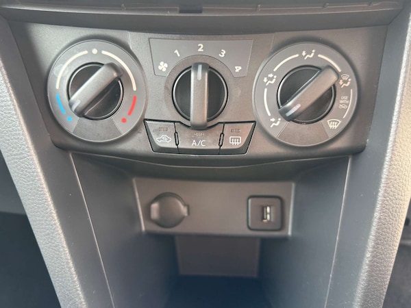 Used Suzuki Swift 2011 for sale - 75095130: Photo 48