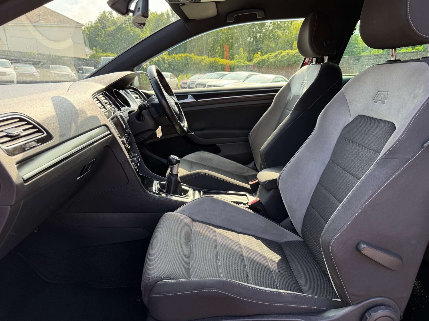 Used Volkswagen Golf 2014 for sale - 76600941: Photo 25