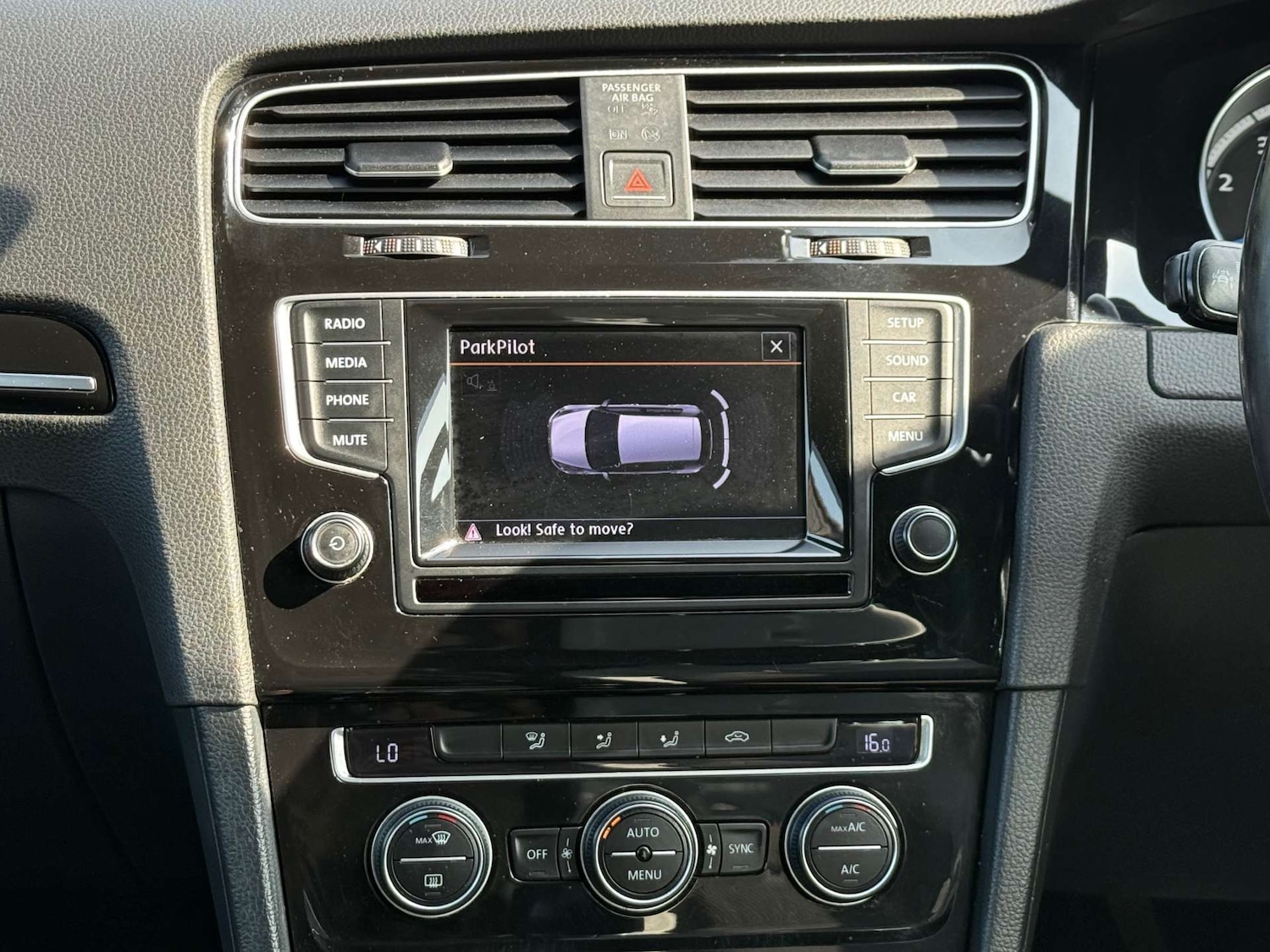 Used Volkswagen Golf 2014 for sale - 76600941: Photo 41