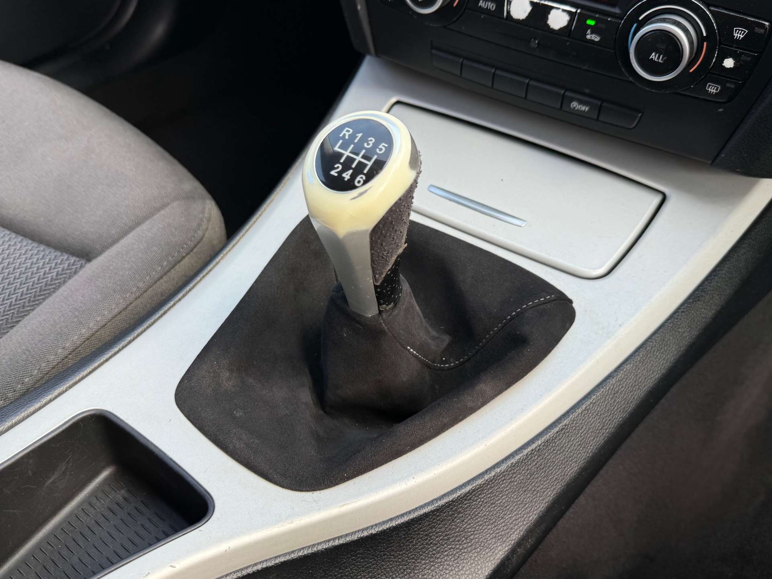 Used BMW 3 Series 2010 for sale - 76005294: Photo 48