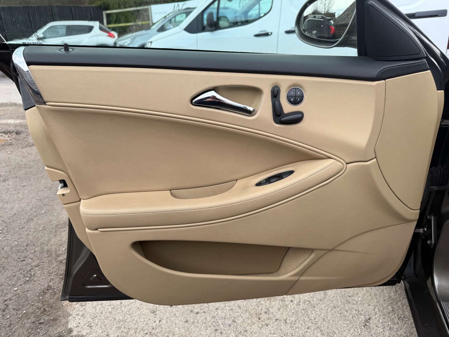 Used Mercedes-Benz CLS 2005 for sale - 77718967: Photo 23