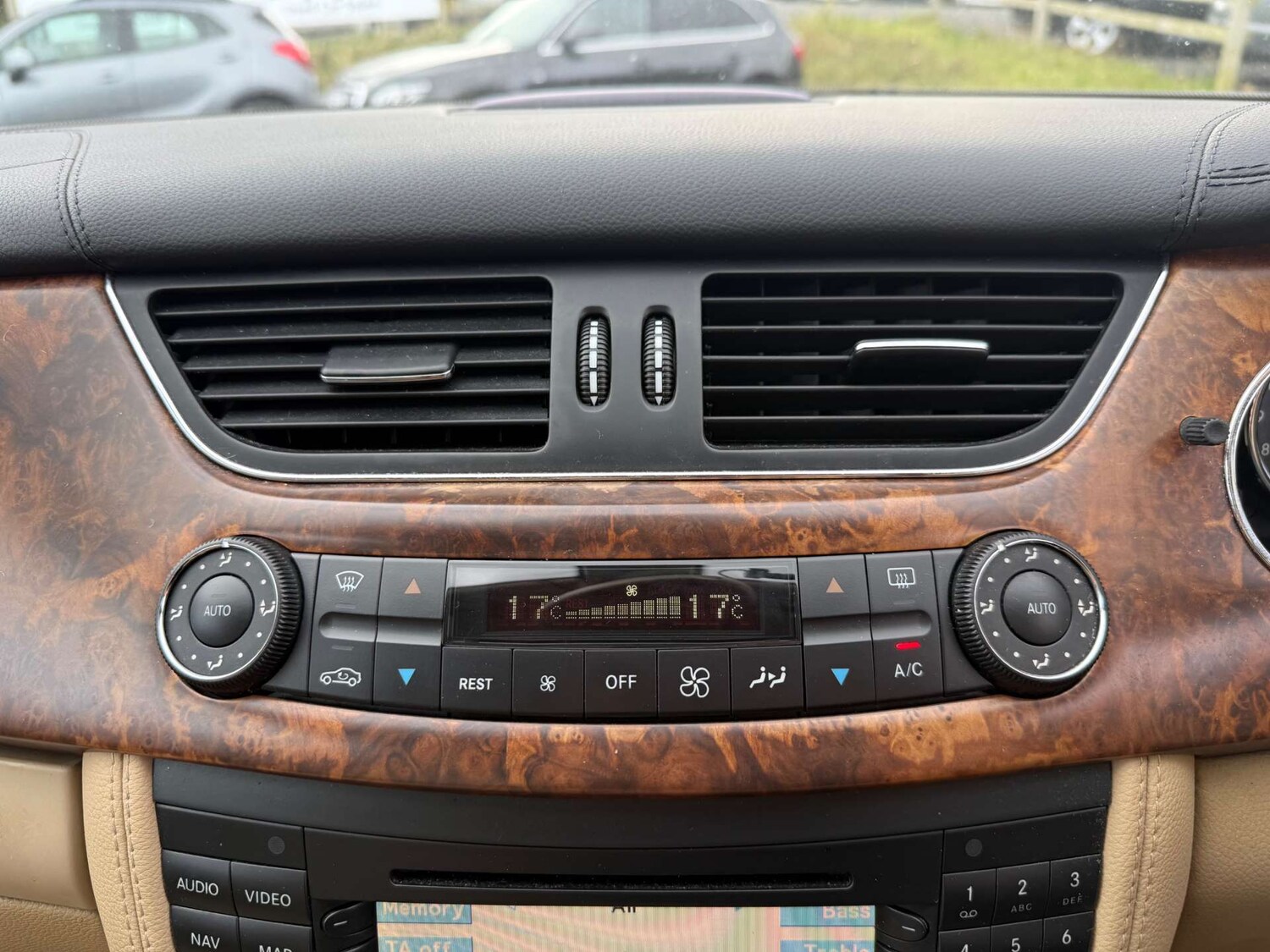 Used Mercedes-Benz CLS 2005 for sale - 77718967: Photo 49