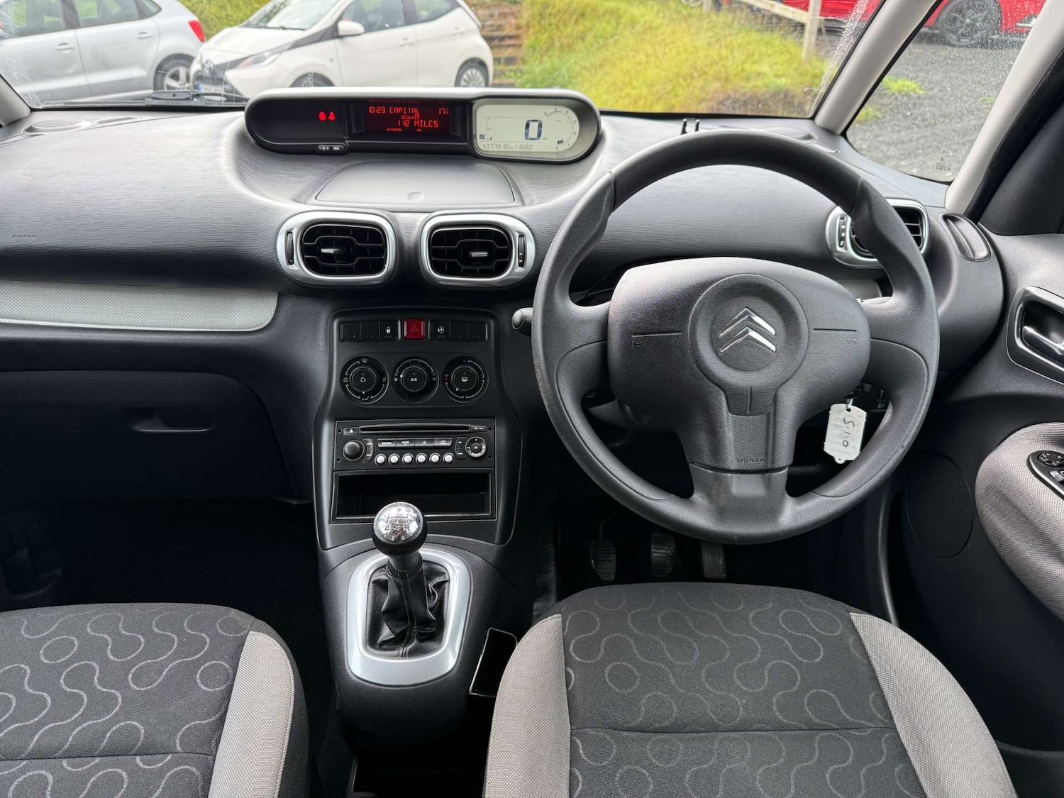 Used Citroen C3 Picasso 2010 for sale - 76601303: Photo 32