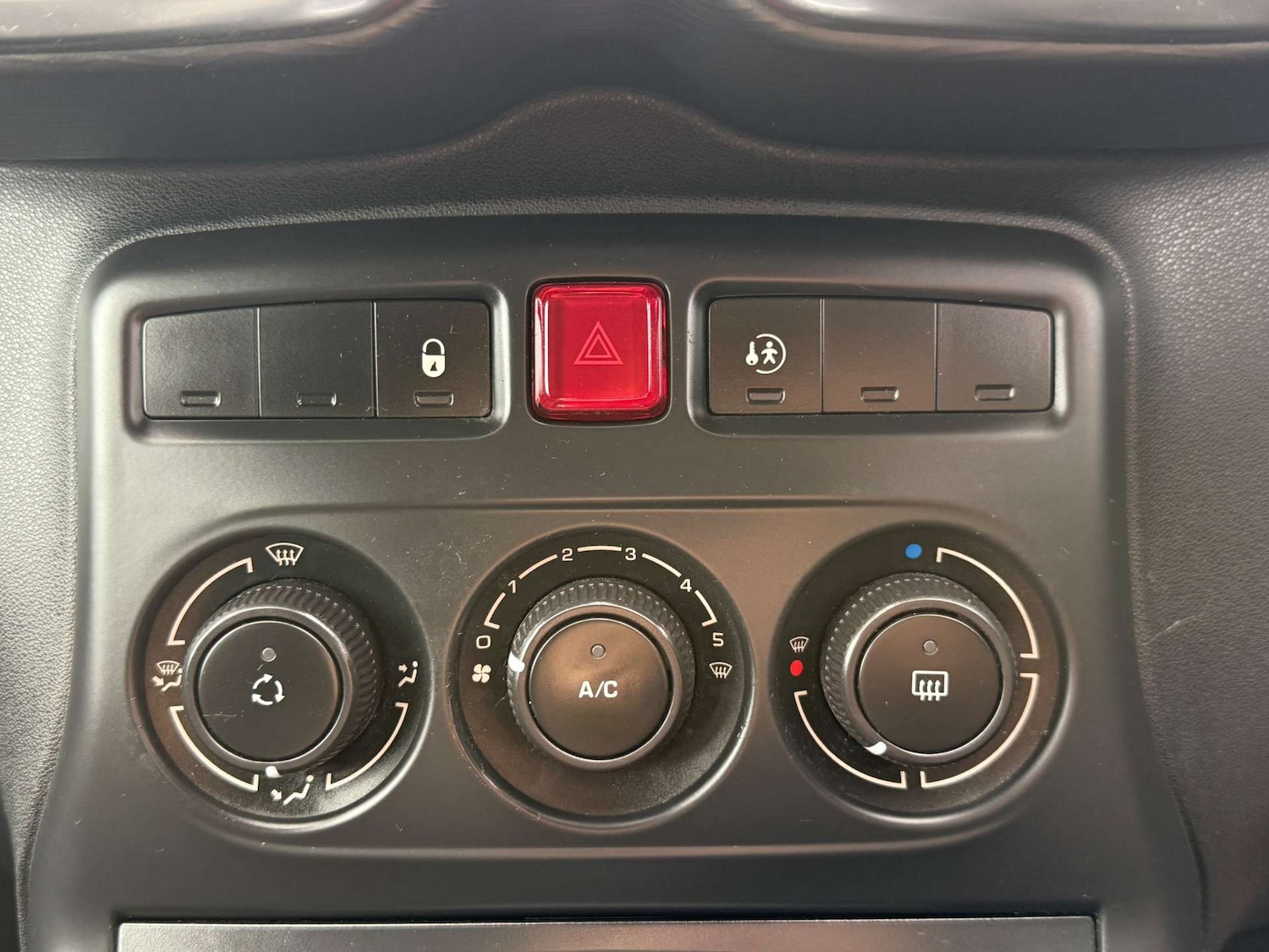 Used Citroen C3 Picasso 2010 for sale - 76601303: Photo 44