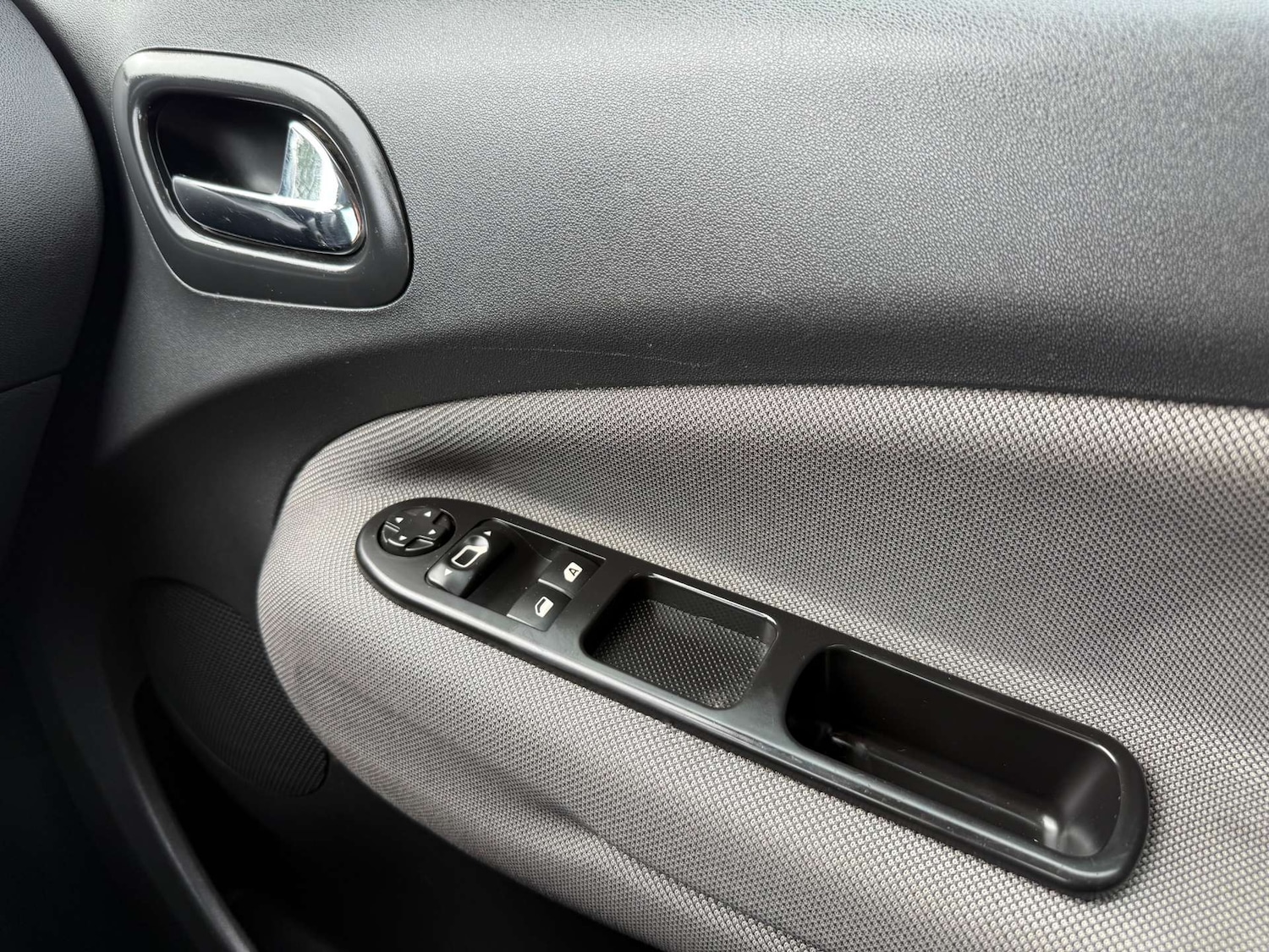 Used Citroen C3 Picasso 2010 for sale - 76601303: Photo 50