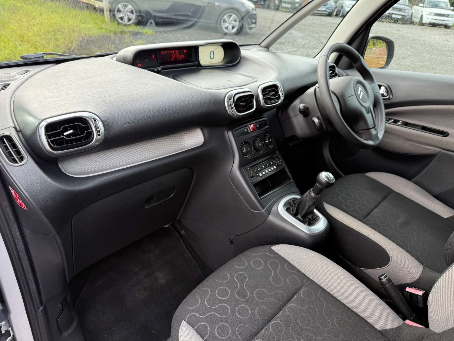 Used Citroen C3 Picasso 2010 for sale - 76600571: Photo 19