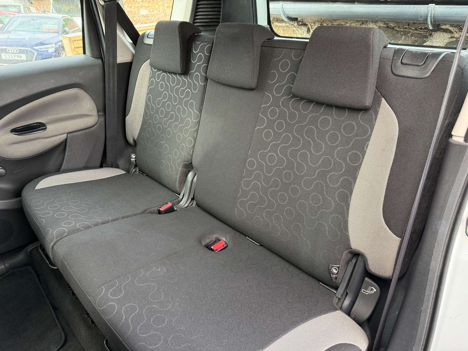 Used Citroen C3 Picasso 2010 for sale - 76600571: Photo 24