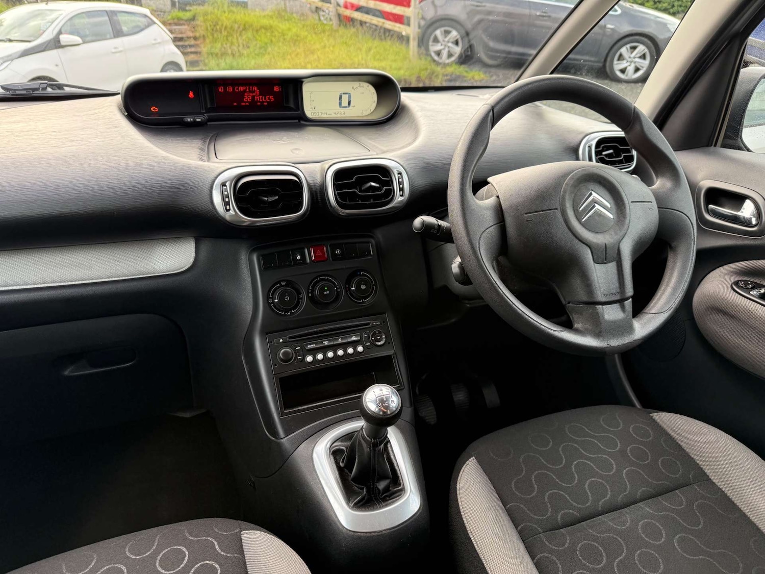 Used Citroen C3 Picasso 2010 for sale - 76600571: Photo 30