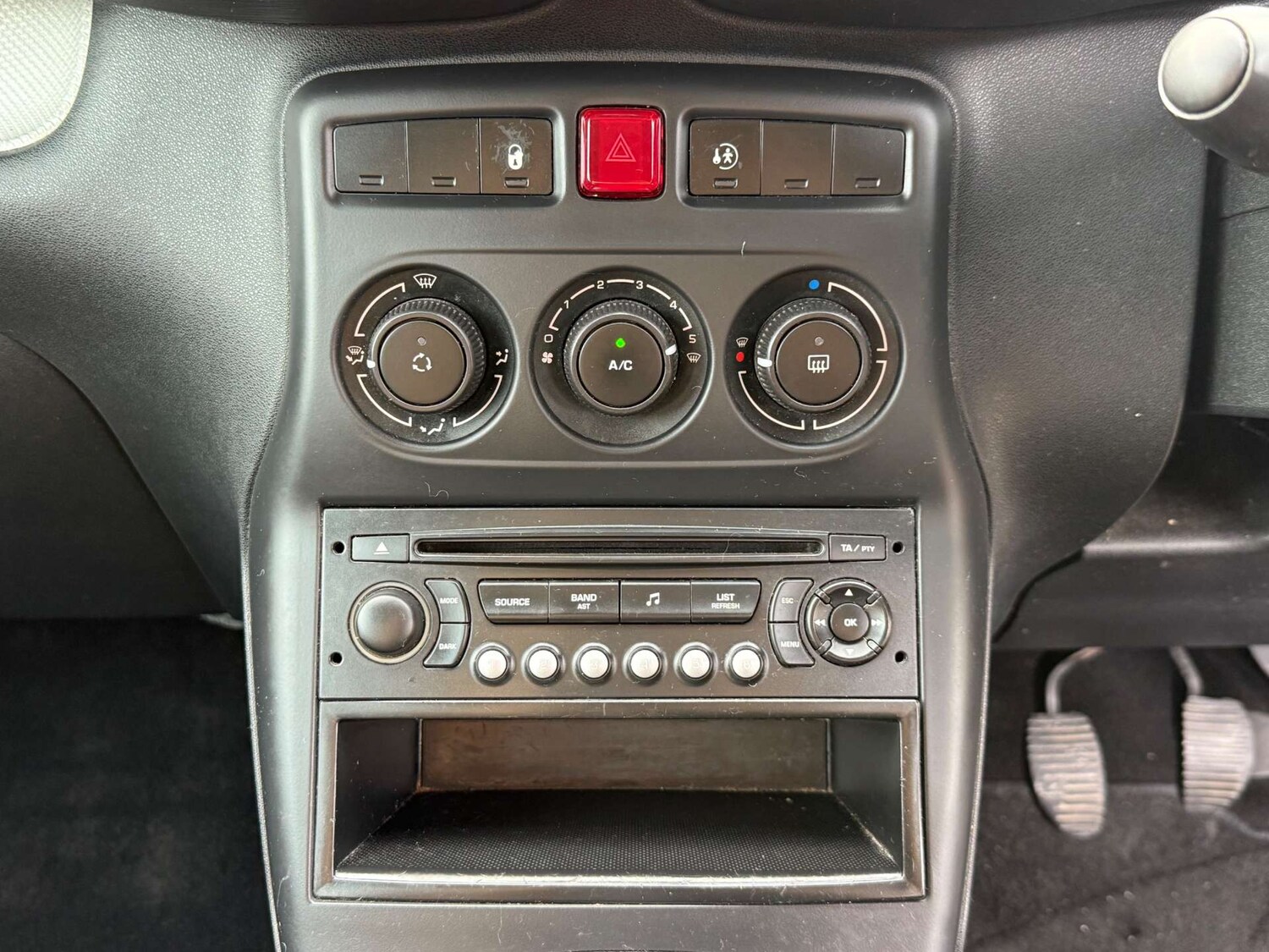 Used Citroen C3 Picasso 2010 for sale - 76600571: Photo 39