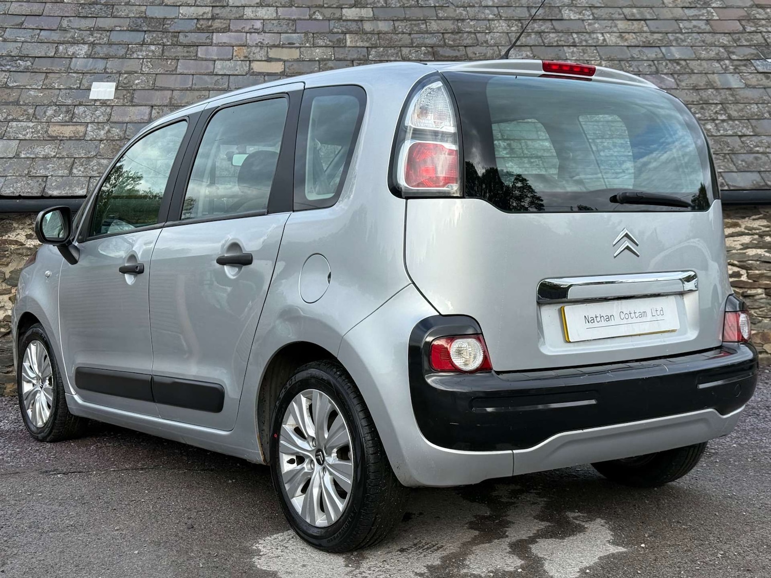 Used Citroen C3 Picasso 2010 for sale - 76600571: Photo 9