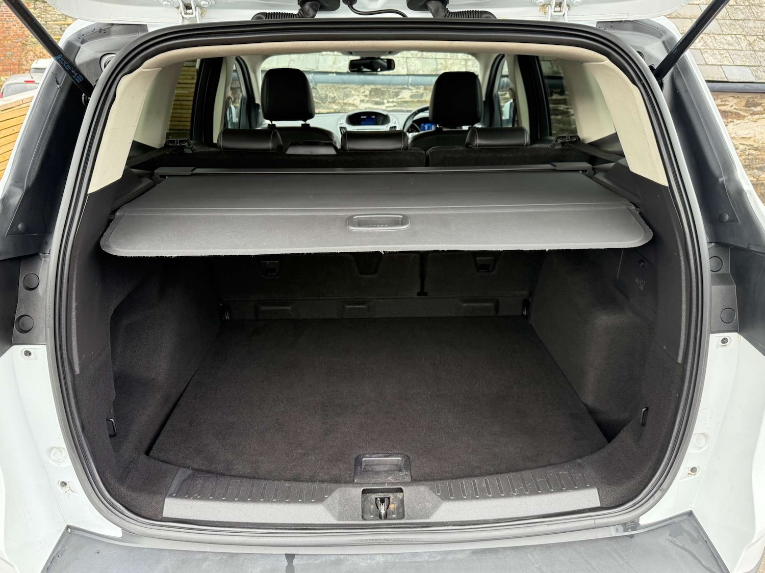 Used Ford Kuga 2014 for sale - 77802748: Photo 60