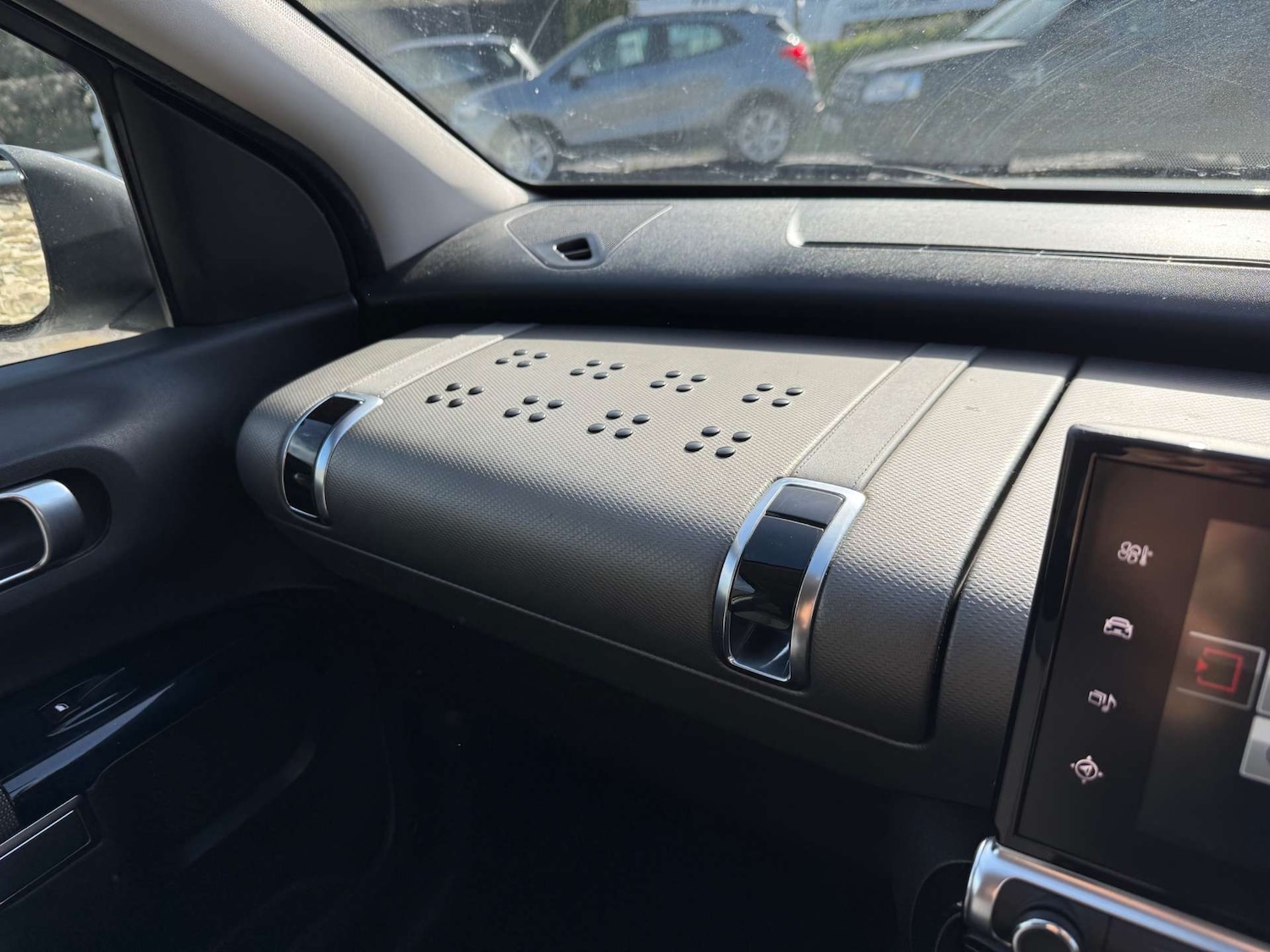 Used Citroen C4 Cactus 2015 for sale - 78066680: Photo 48