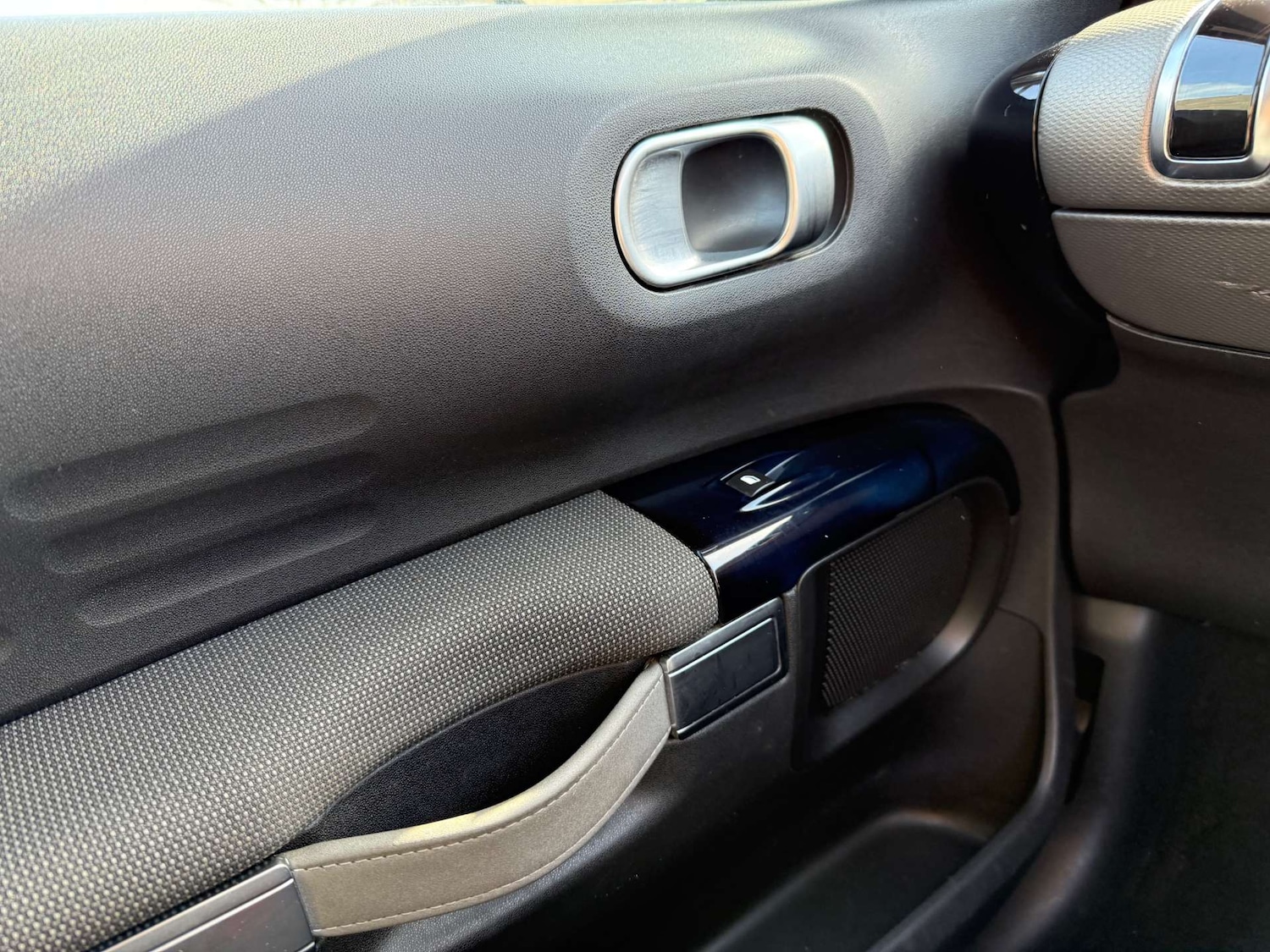 Used Citroen C4 Cactus 2015 for sale - 78066680: Photo 50