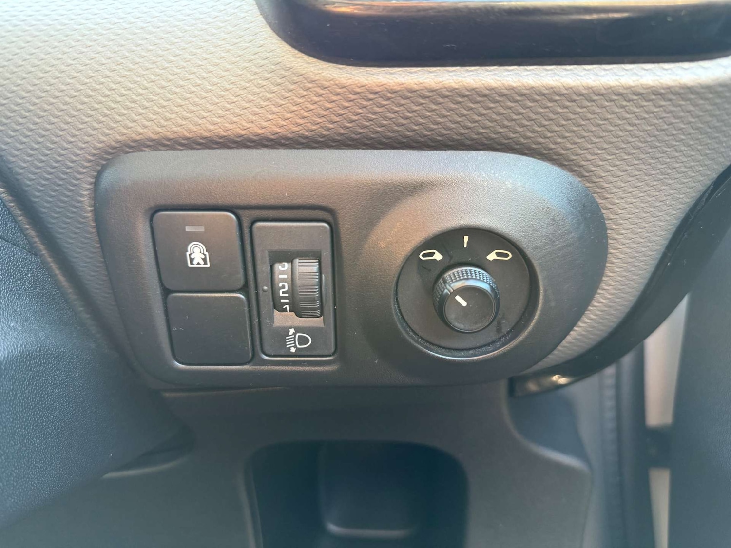 Used Citroen C4 Cactus 2015 for sale - 78066680: Photo 53