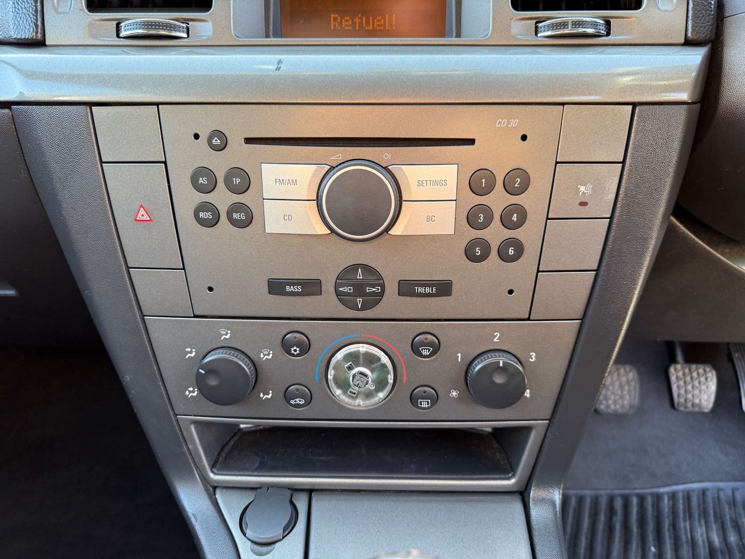 Used Vauxhall Vectra 2008 for sale - 78064643: Photo 41