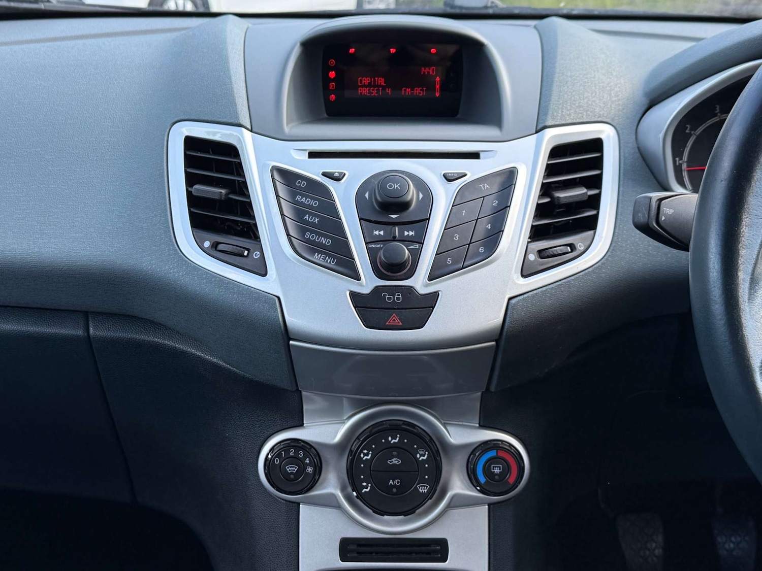 Used Ford Fiesta 2009 for sale - 76600756: Photo 34