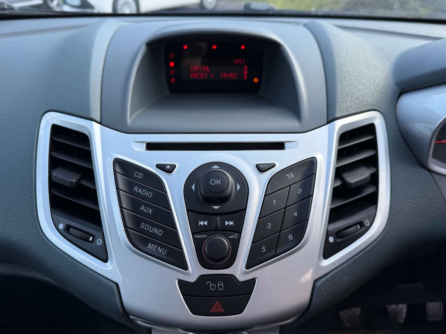 Used Ford Fiesta 2009 for sale - 76600756: Photo 35