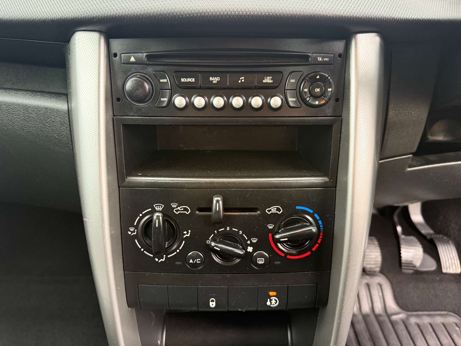 Used Peugeot 207 2008 for sale - 77998507: Photo 40