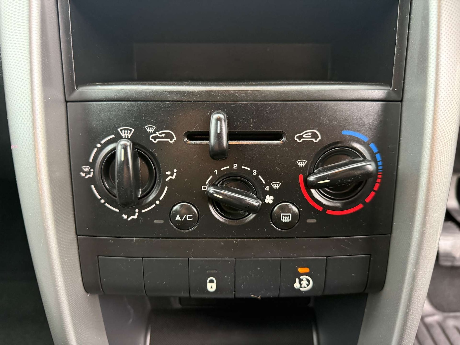 Used Peugeot 207 2008 for sale - 77998507: Photo 42