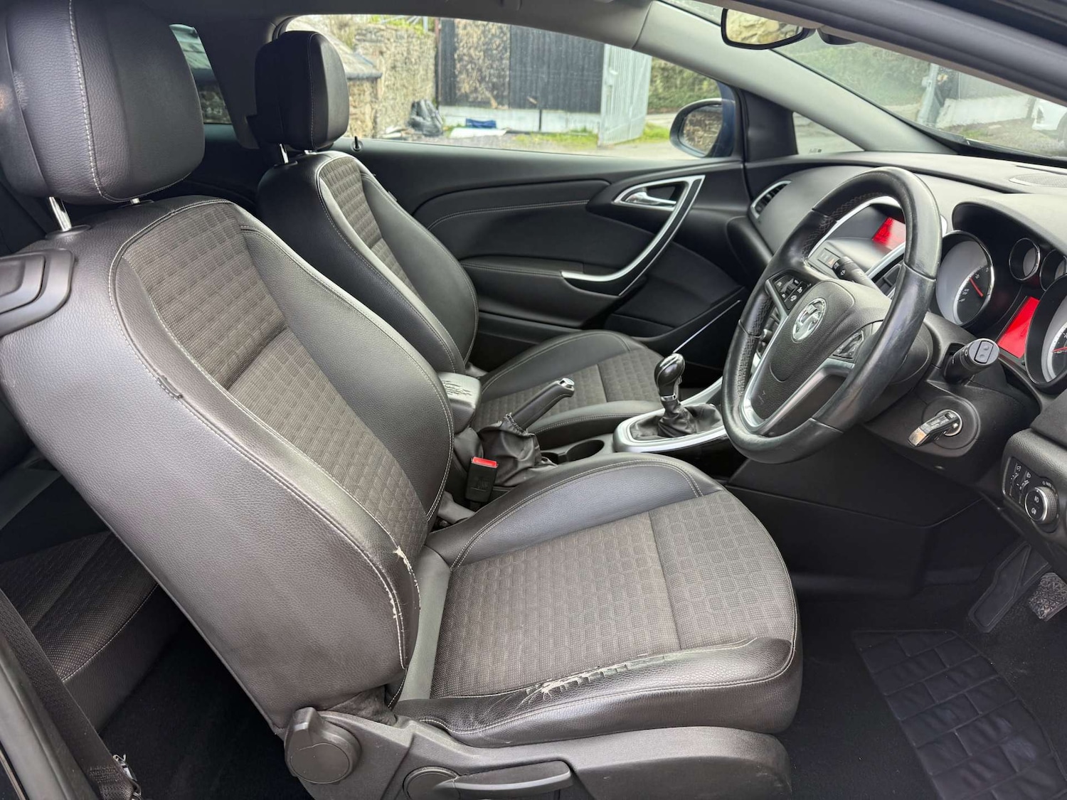 Used Vauxhall Astra GTC 2013 for sale - 77902976: Photo 14