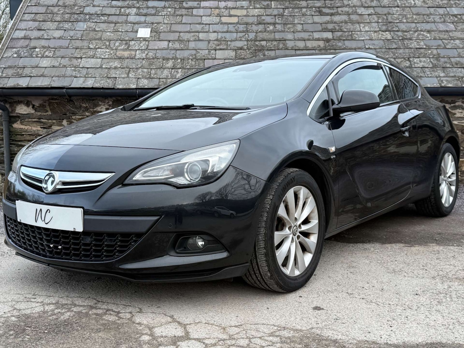 Used Vauxhall Astra GTC 2013 for sale - 77902976: Photo 2