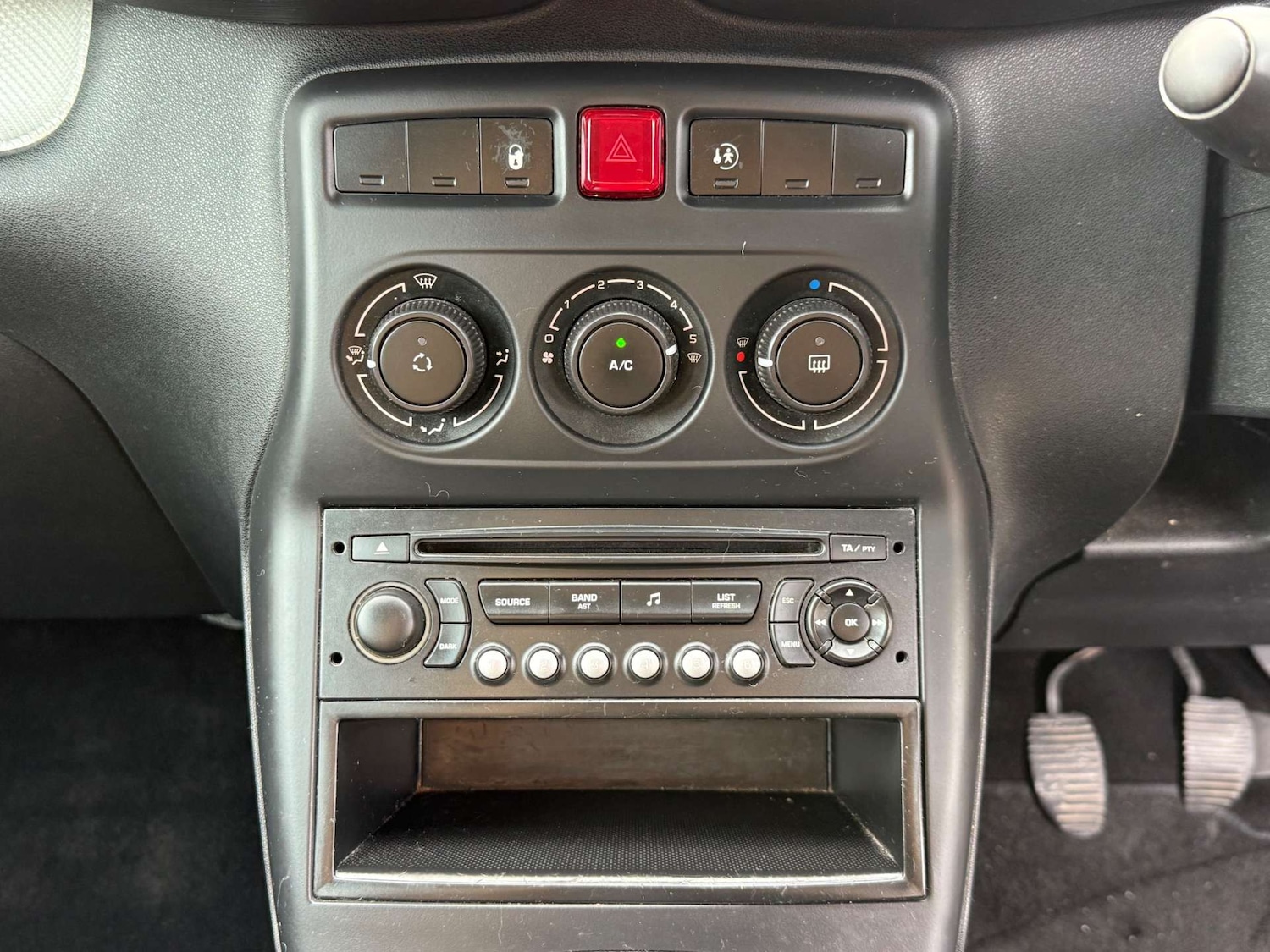Used Citroen C3 Picasso 2010 for sale - 76127594: Photo 39