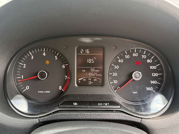 Used Volkswagen Polo 2010 for sale - 75095122: Photo 35